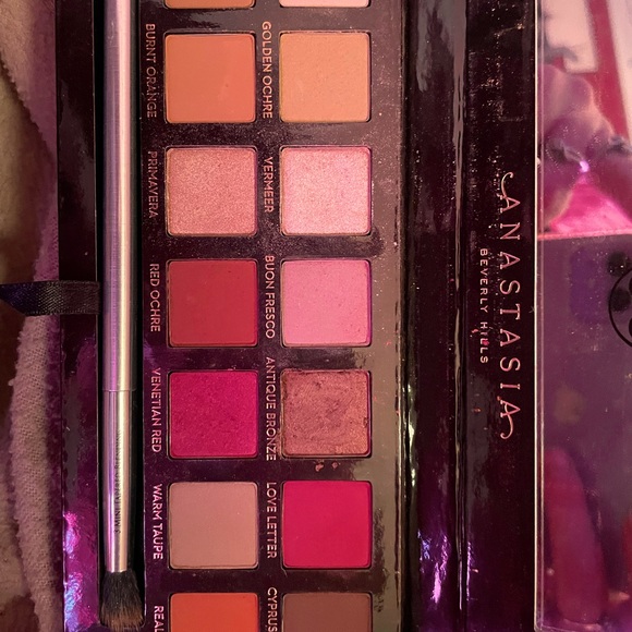 ANASTASIA Beverly Hills MODERN RENAISSANCE.. barely used as you can see in photo - Picture 2 of 3